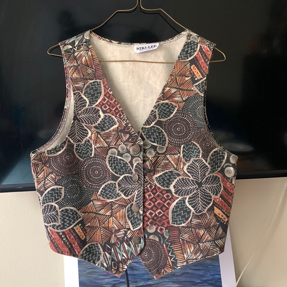 NIKI LEE Women’s Sleeveless Button-Down Vest
